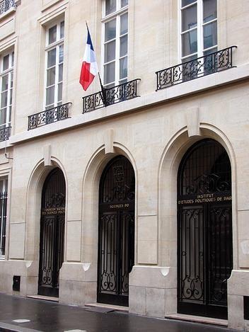 Entrée de Sciences Po Paris